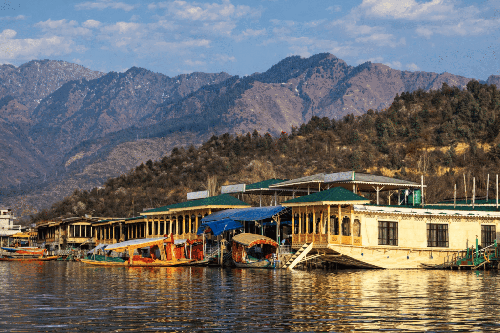 Houseboat Stay on Dal Lake