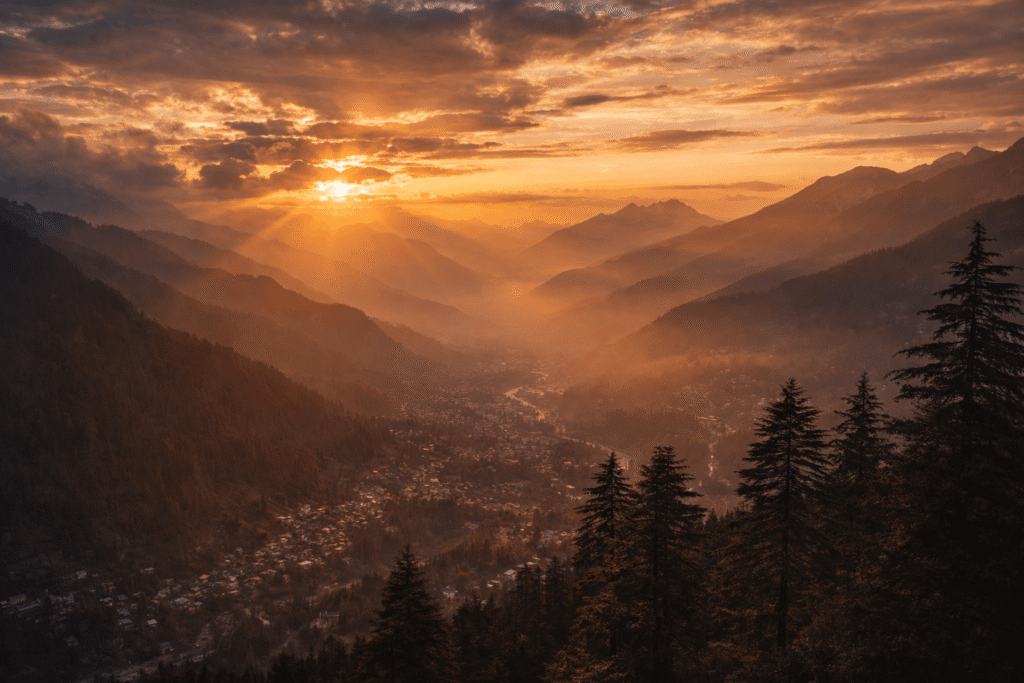Sunset over Manali valley