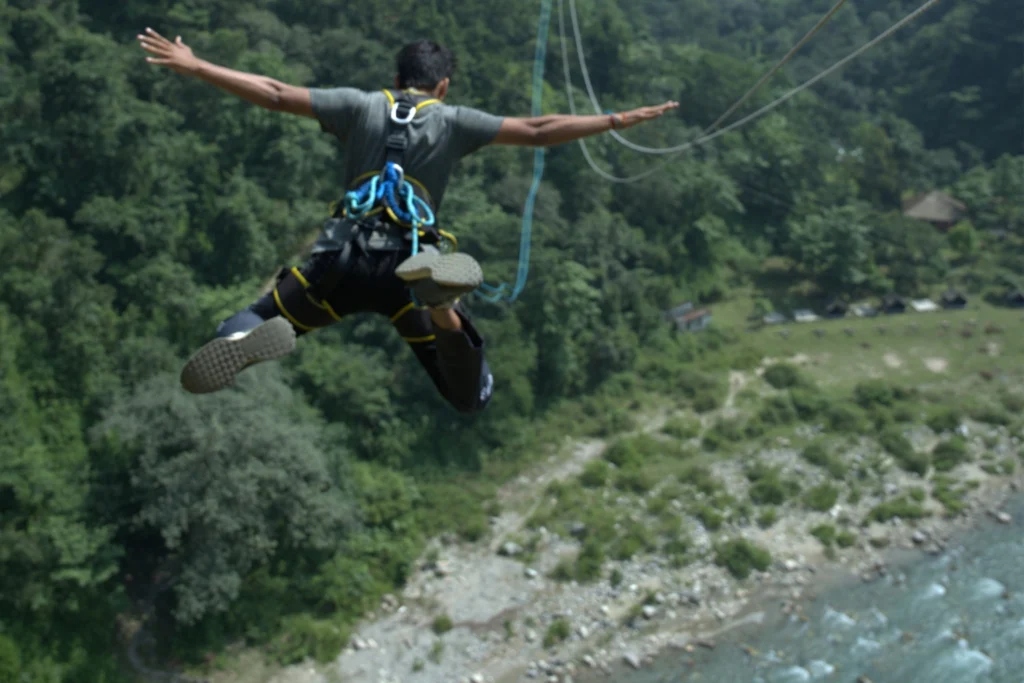 bungee-jump-mid-air-rishikesh