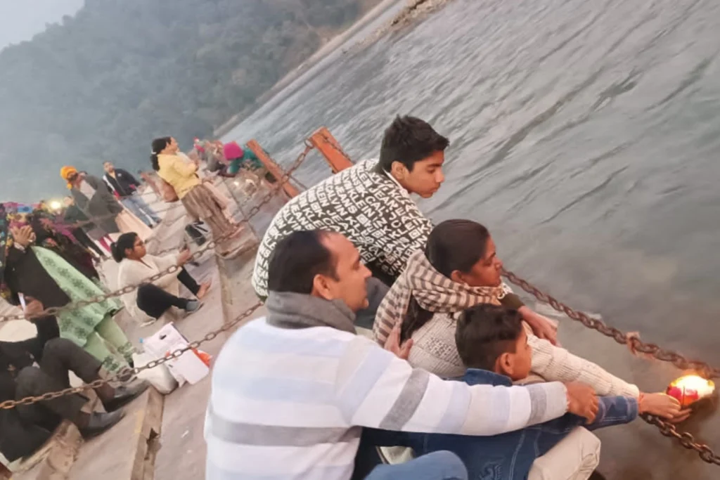 Triveni Ghat Aarti, Rishikesh