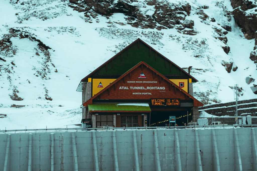 When Does Rohtang Pass Typically Open